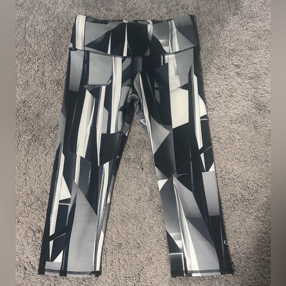 Alo Yoga Cropped Leggings XS